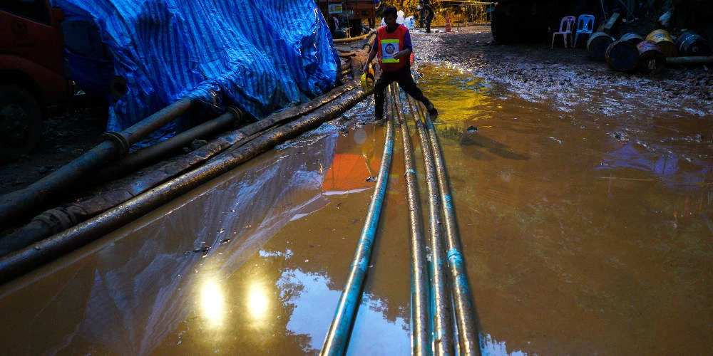 Ταϊλάνδη: Άνοιξαν 100 φρεάτια στο βουνό αλλά δεν μπορούν να φθάσουν – Ώρα μηδέν για τη διάσωση των παιδιών